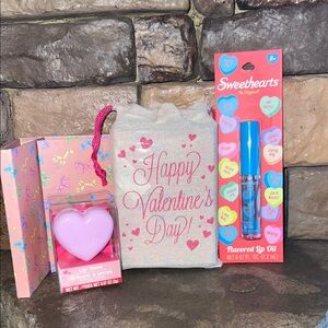 ❤️ Sweethearts Flavored Lip Oil, Heart  Lip Gloss, Mini Book of Sticky Notes